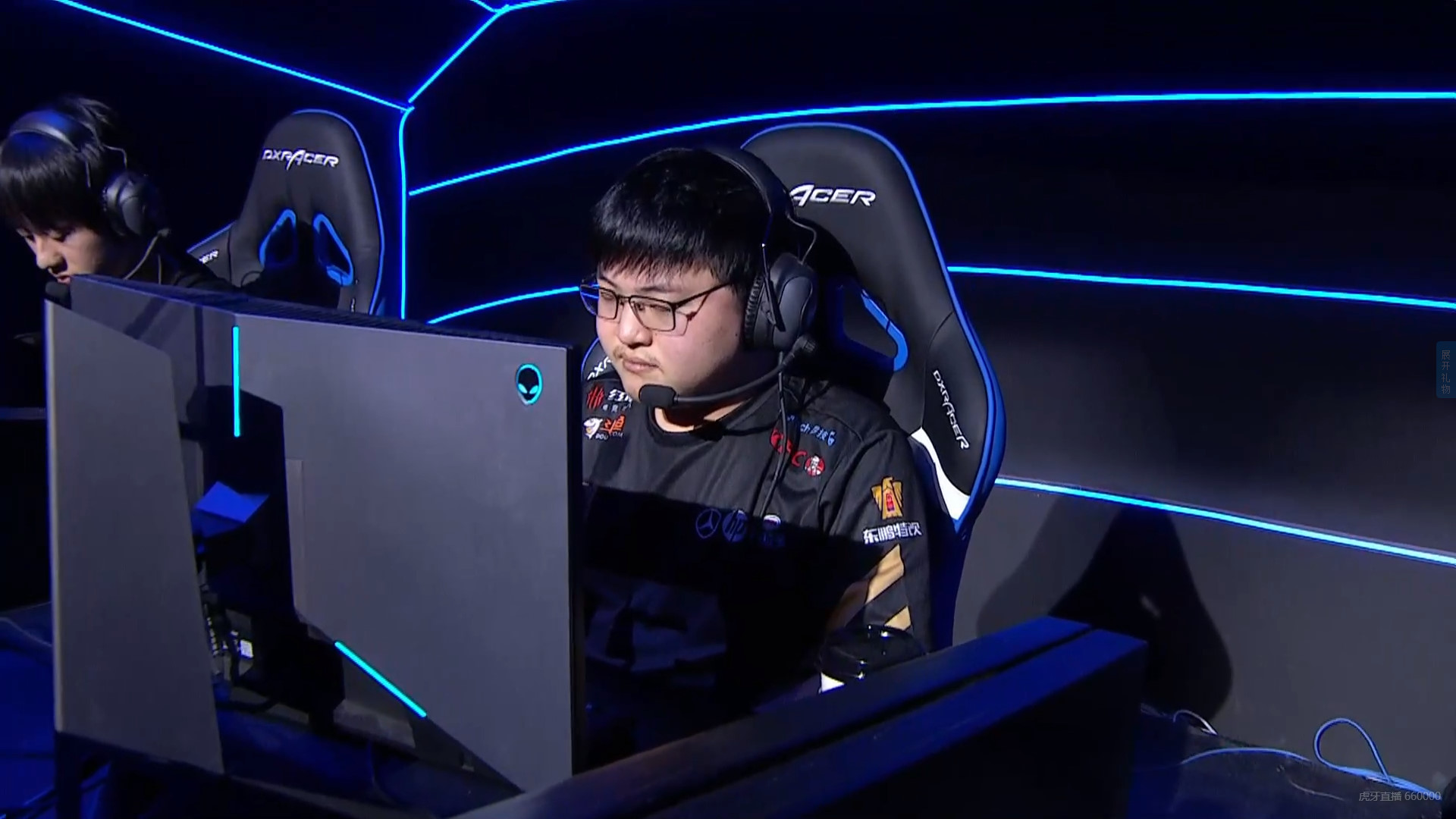 关于Uzi在塞尔维亚队比赛中状态火爆洛杉矶快船转会期调整名单，网友：Karsa连续十五场比赛得分超过绝杀的信息